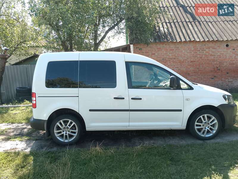 Минивэн Volkswagen Caddy 2013 в 