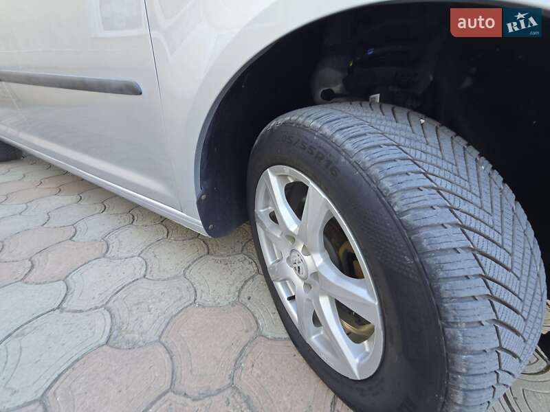 Грузовой фургон Volkswagen Caddy 2016 в Одессе