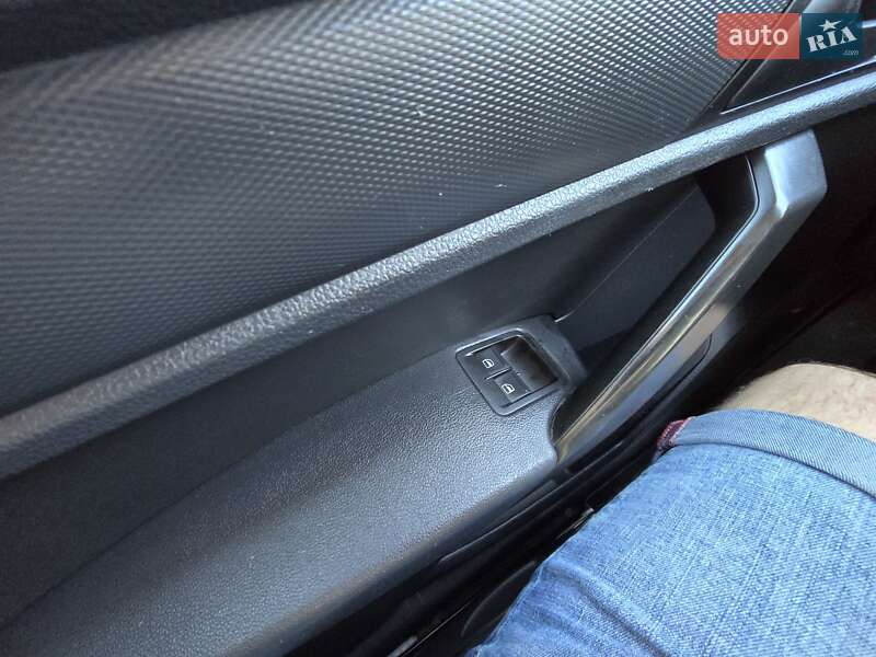 Грузовой фургон Volkswagen Caddy 2016 в Одессе