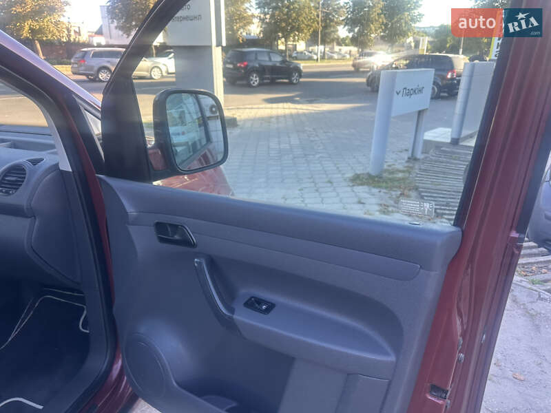 Грузовой фургон Volkswagen Caddy 2011 в Житомире