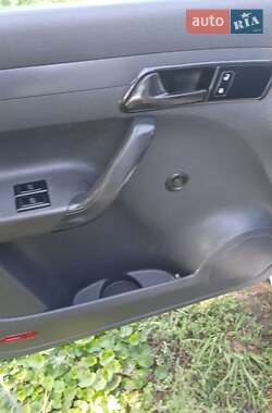 Минивэн Volkswagen Caddy 2013 в 