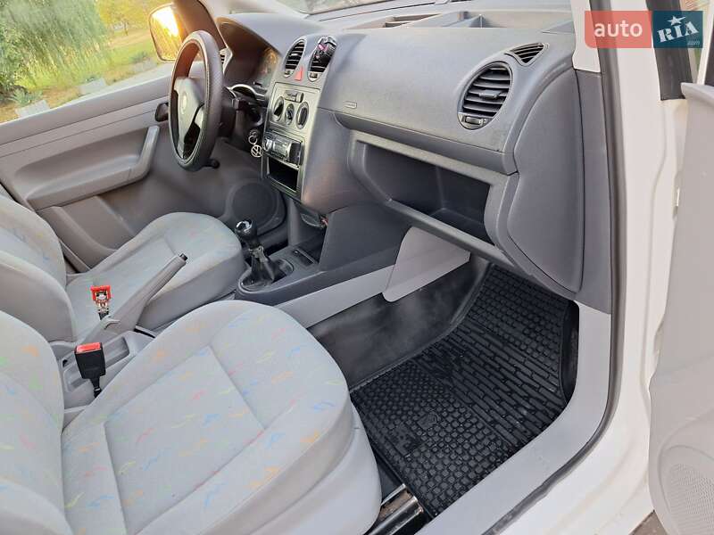 Минивэн Volkswagen Caddy 2007 в Черновцах