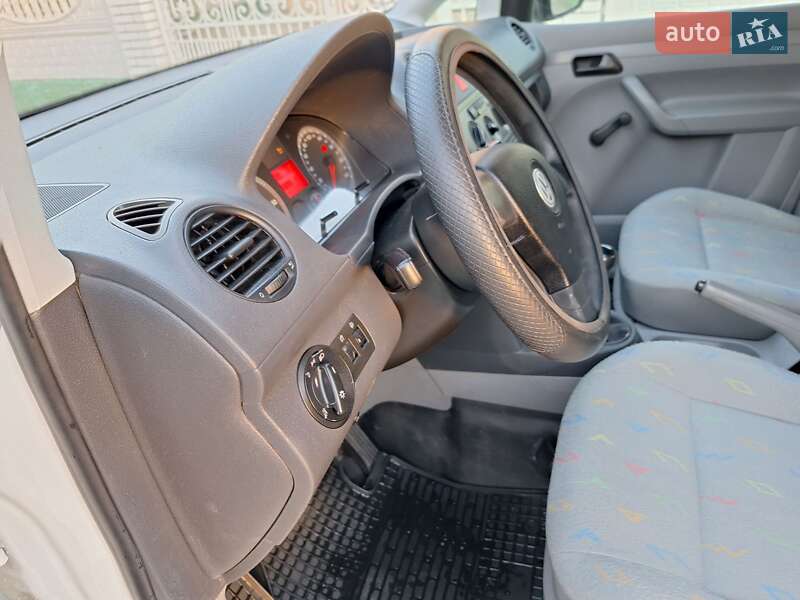 Минивэн Volkswagen Caddy 2007 в Черновцах
