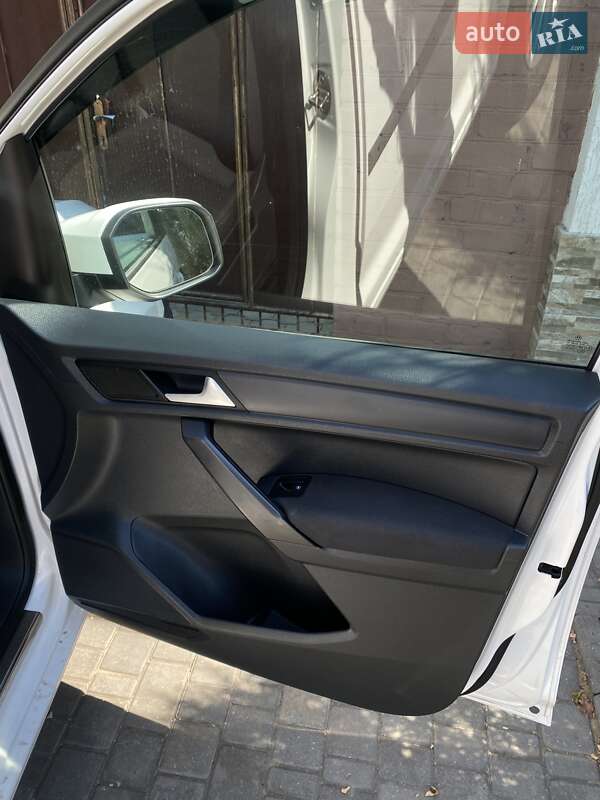 Мінівен Volkswagen Caddy 2015 в Миколаєві