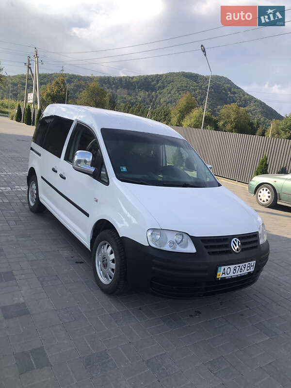 Минивэн Volkswagen Caddy 2008 в Иршаве