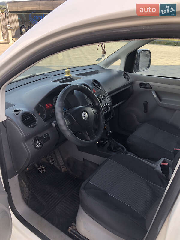 Минивэн Volkswagen Caddy 2008 в Иршаве