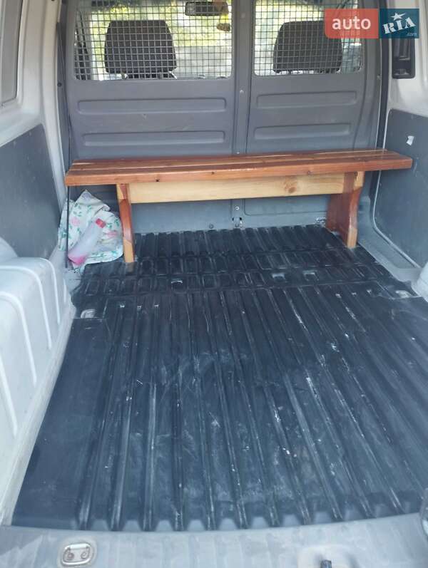 Вантажний фургон Volkswagen Caddy 2008 в Чорткові