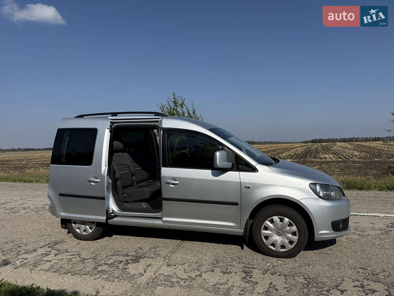 Минивэн Volkswagen Caddy 2015 в Кропивницком