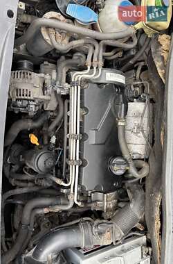 Вантажопасажирський фургон Volkswagen Caddy 2006 в 