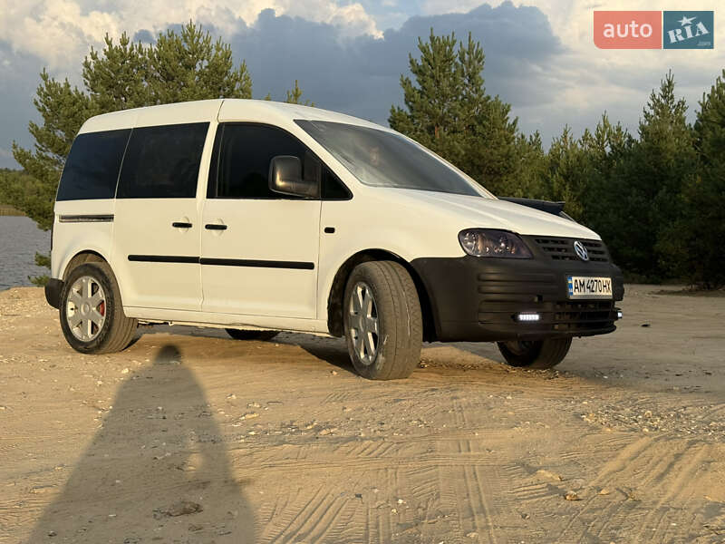 Минивэн Volkswagen Caddy 2007 в Коростене