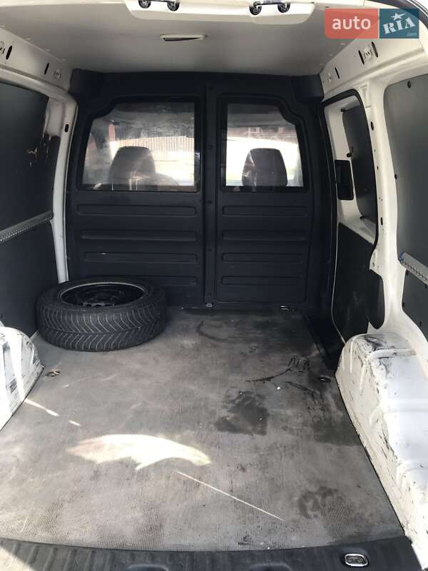 Грузовой фургон Volkswagen Caddy 2013 в Виноградове