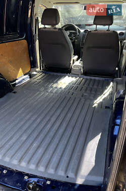 Грузовой фургон Volkswagen Caddy 2004 в 