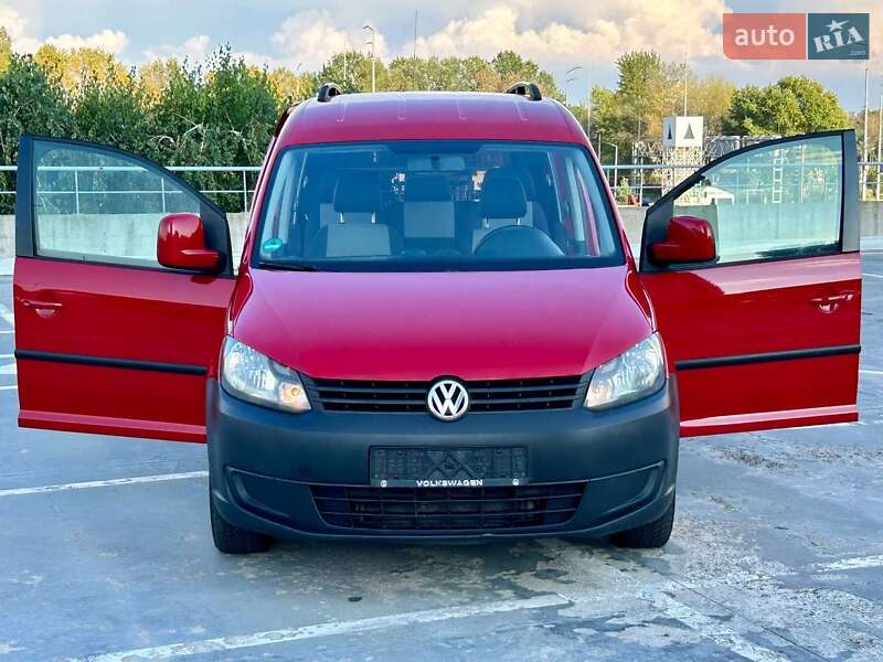 Мінівен Volkswagen Caddy 2014 в Києві
