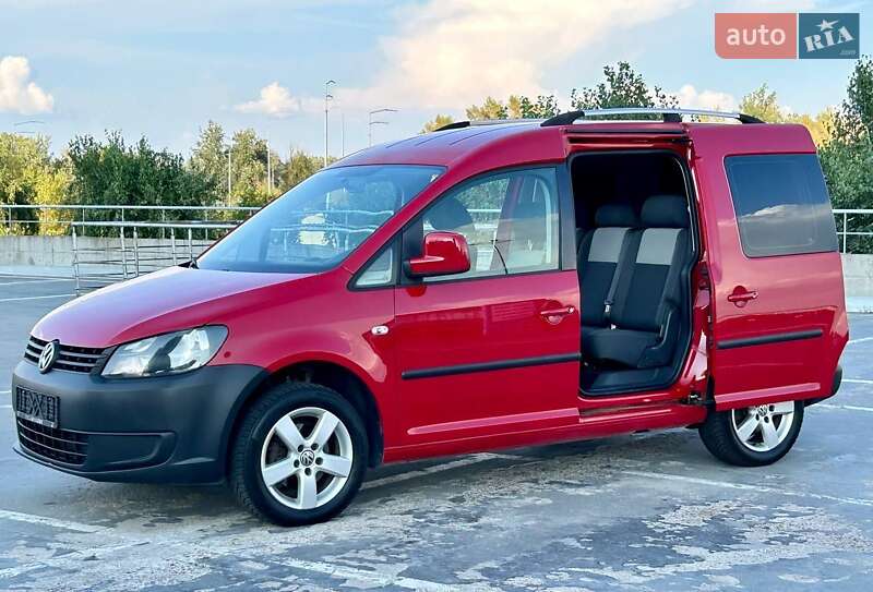Мінівен Volkswagen Caddy 2014 в Києві