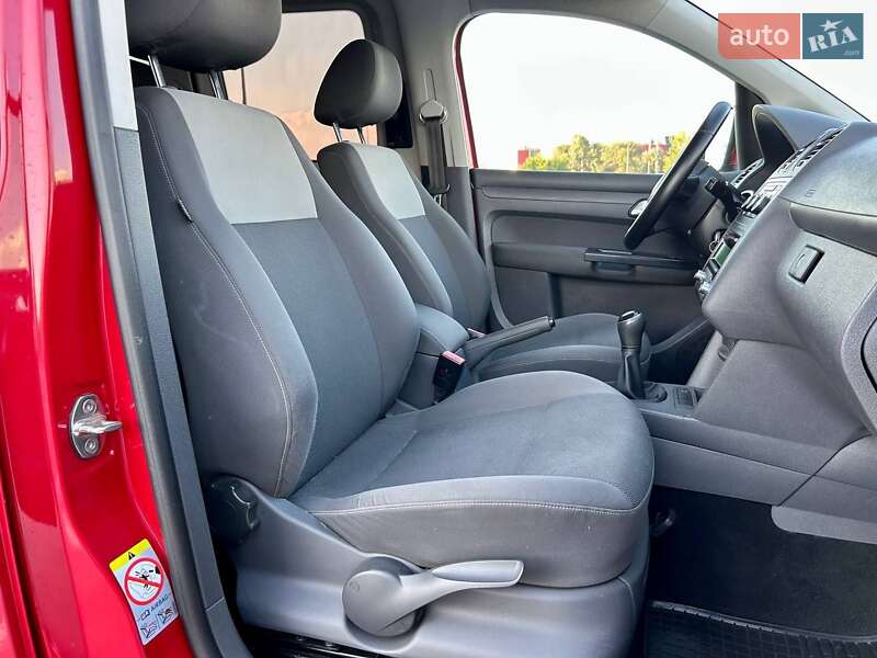 Мінівен Volkswagen Caddy 2014 в Києві