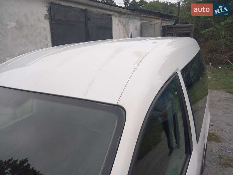 Минивэн Volkswagen Caddy 2006 в Звягеле