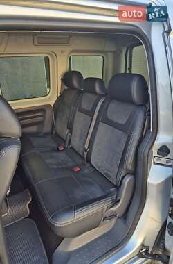 Минивэн Volkswagen Caddy 2013 в 