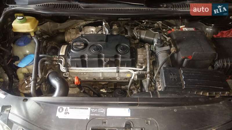 Минивэн Volkswagen Caddy 2009 в Городенке