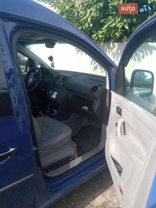 Минивэн Volkswagen Caddy 2005 в Згуровке