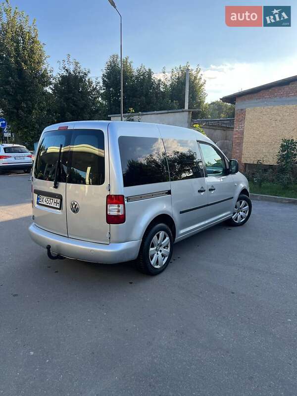 Минивэн Volkswagen Caddy 2010 в Волочиске
