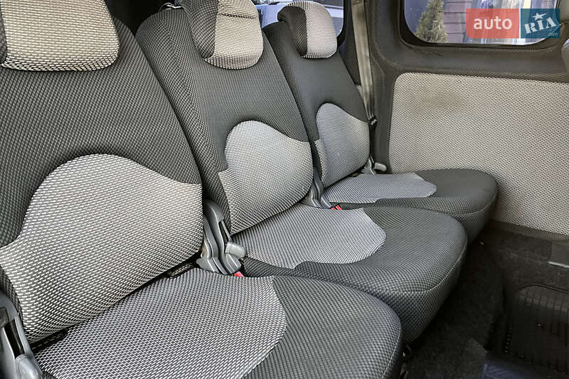 Мінівен Volkswagen Caddy 2011 в Коломиї