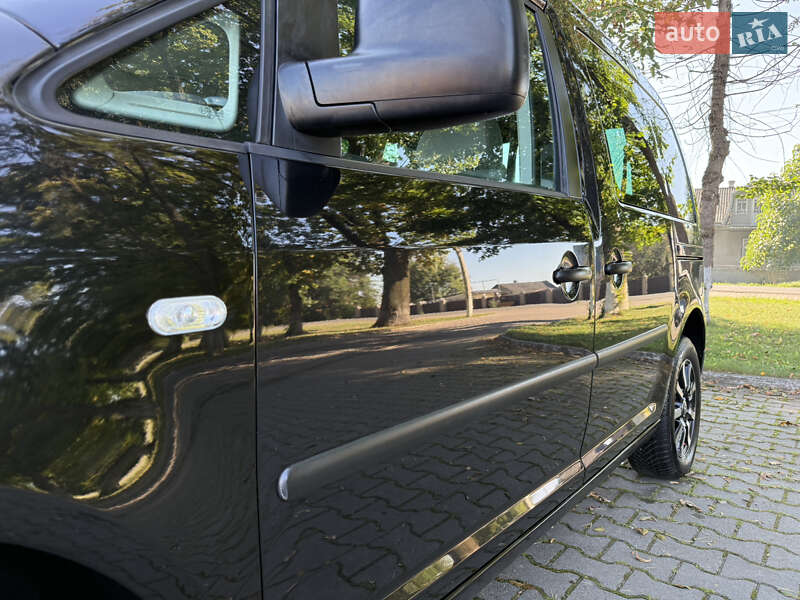 Минивэн Volkswagen Caddy 2005 в Черновцах