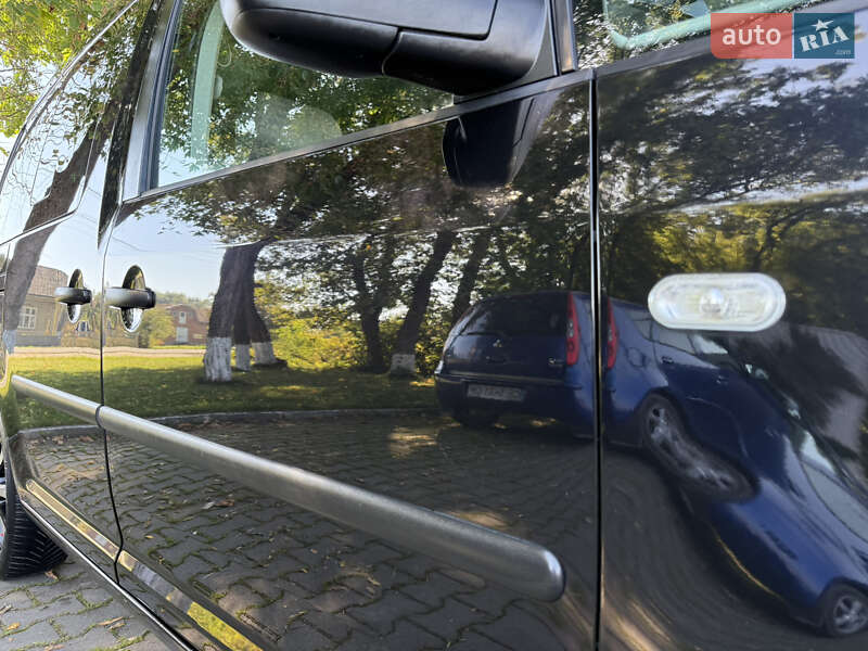 Минивэн Volkswagen Caddy 2005 в Черновцах