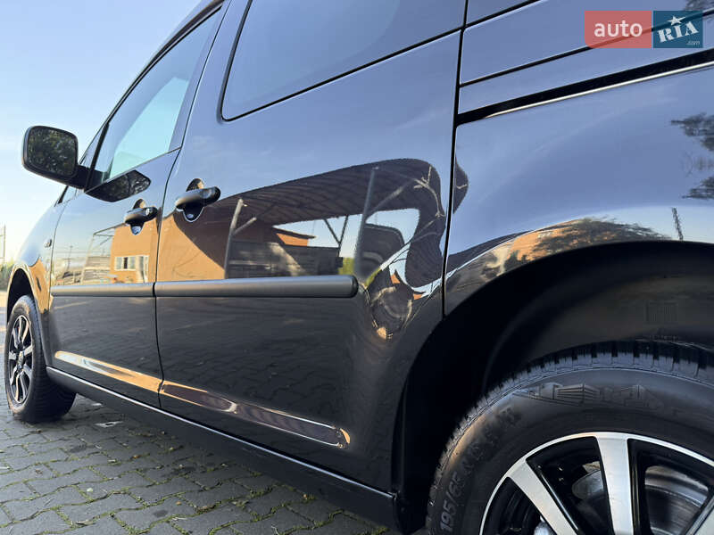 Минивэн Volkswagen Caddy 2005 в Черновцах