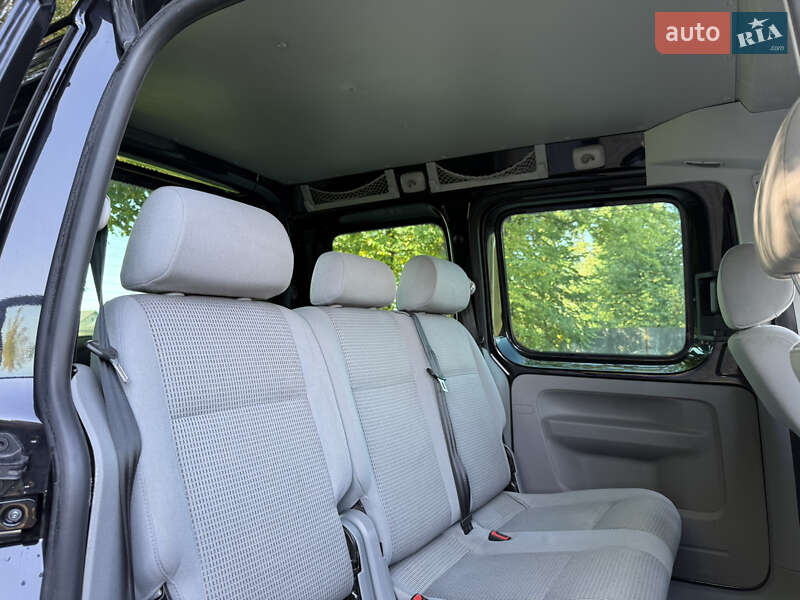 Минивэн Volkswagen Caddy 2005 в Черновцах
