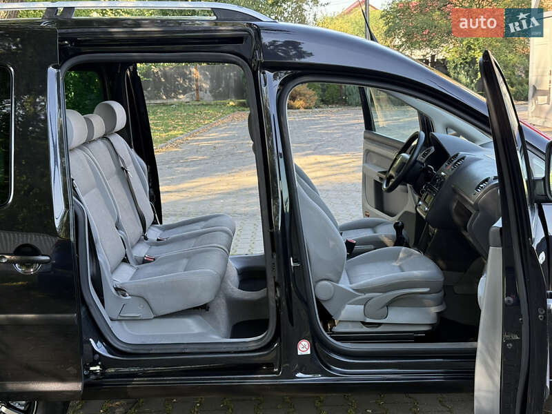 Минивэн Volkswagen Caddy 2005 в Черновцах