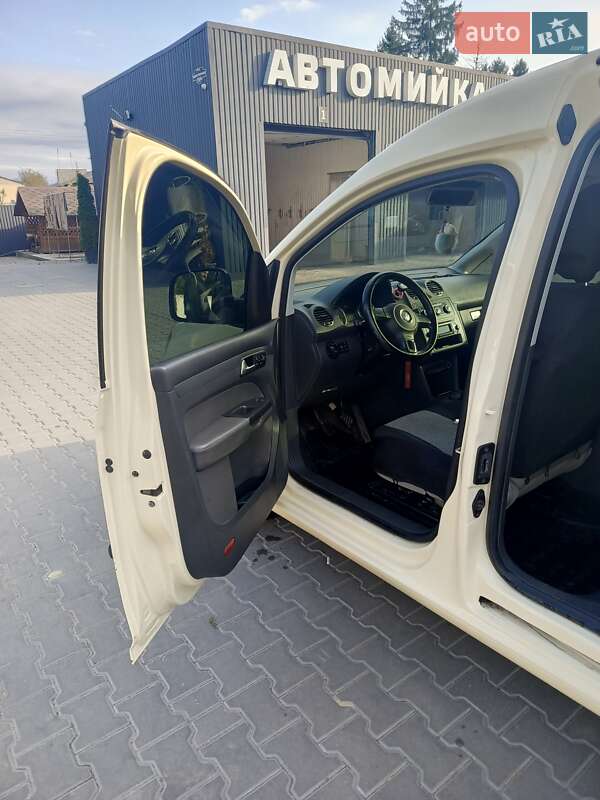 Минивэн Volkswagen Caddy 2015 в Хмельнике