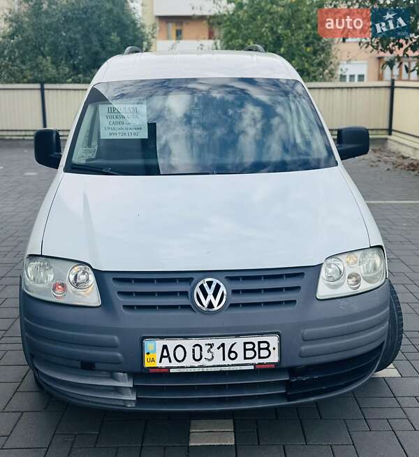 Вантажний фургон Volkswagen Caddy 2005 в Сваляві