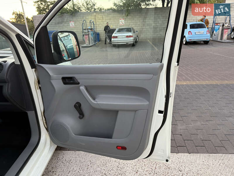 Вантажопасажирський фургон Volkswagen Caddy 2007 в Києві