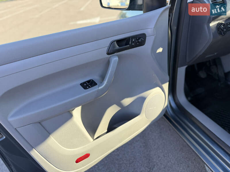 Минивэн Volkswagen Caddy 2008 в Ровно