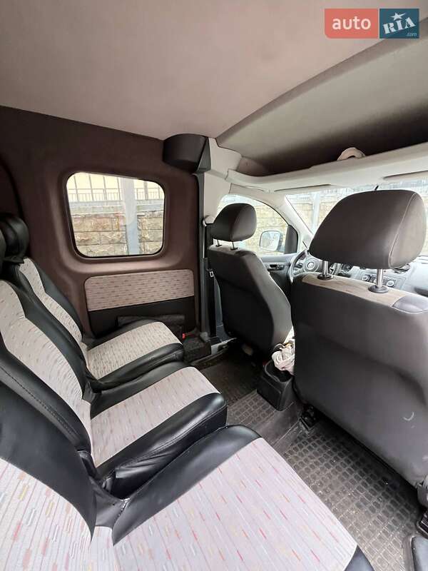 Минивэн Volkswagen Caddy 2013 в Киеве
