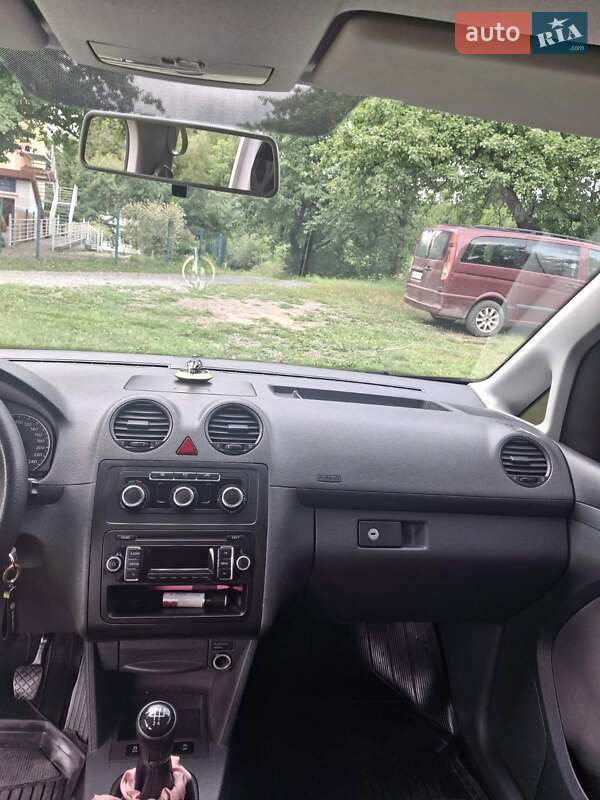 Минивэн Volkswagen Caddy 2013 в Ужгороде