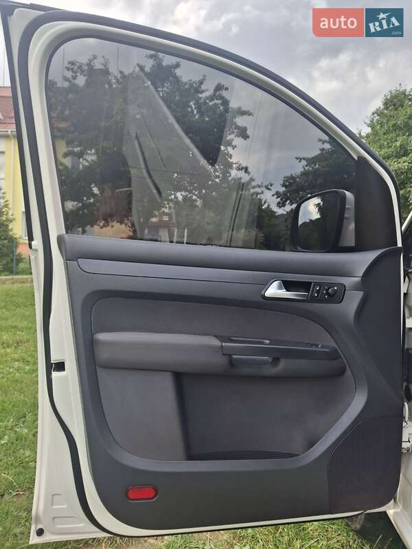 Минивэн Volkswagen Caddy 2013 в Ужгороде