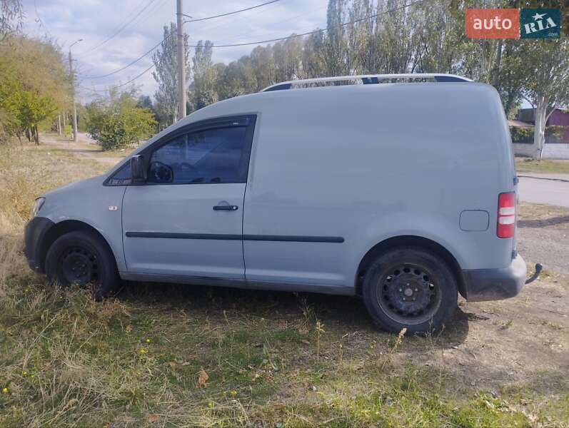 Вантажний фургон Volkswagen Caddy 2011 в Дніпрі