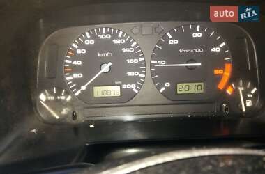 Грузовой фургон Volkswagen Caddy 2003 в 