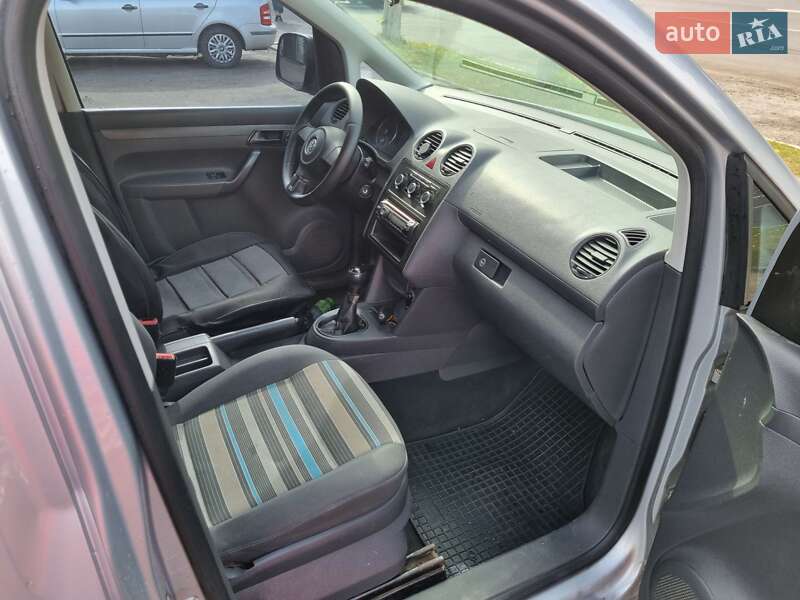 Минивэн Volkswagen Caddy 2010 в Харькове