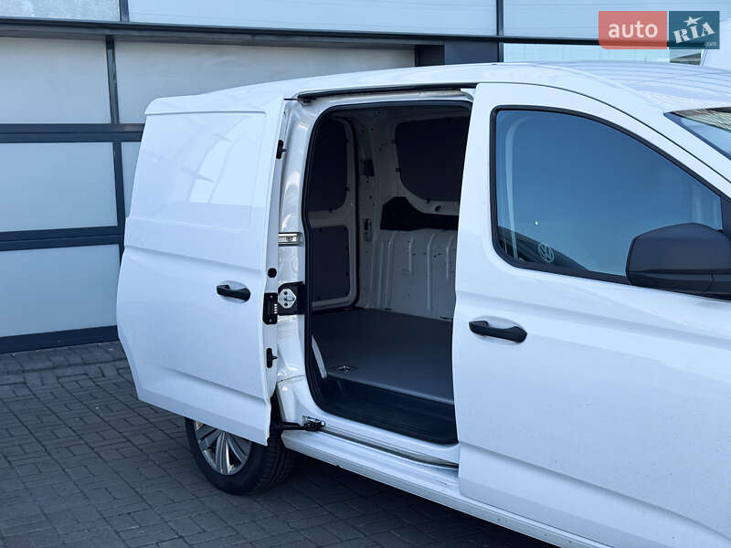 Грузовой фургон Volkswagen Caddy 2022 в Киеве