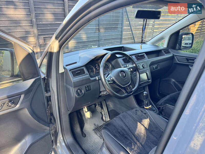 Грузопассажирский фургон Volkswagen Caddy 2015 в Кривом Роге