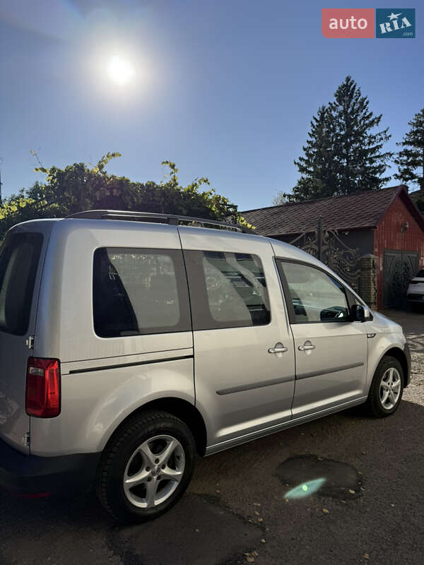 Минивэн Volkswagen Caddy 2017 в Черновцах