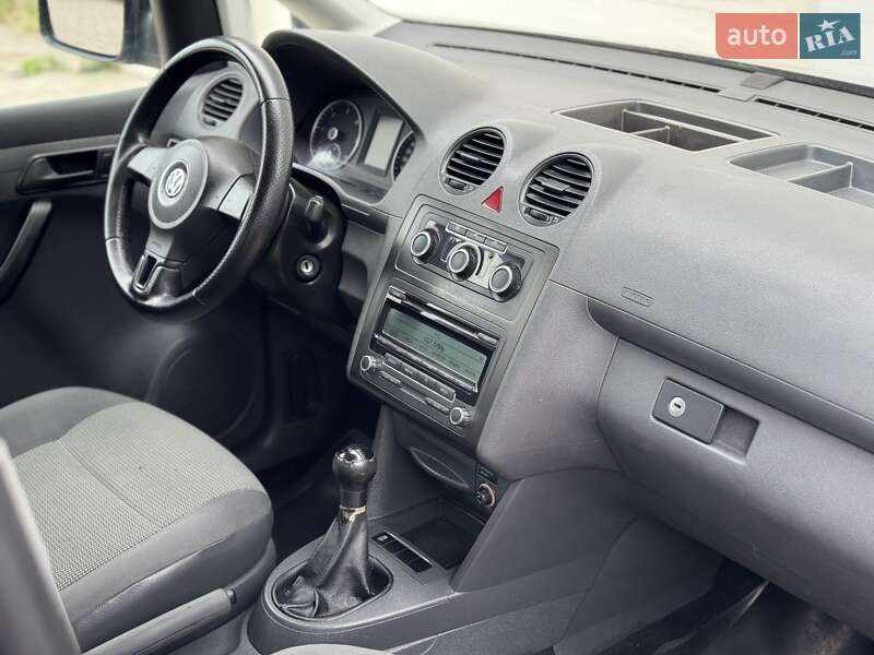 Минивэн Volkswagen Caddy 2011 в Сарнах