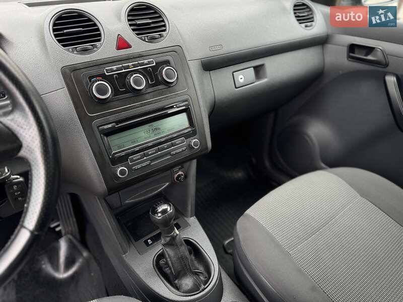 Минивэн Volkswagen Caddy 2011 в Сарнах