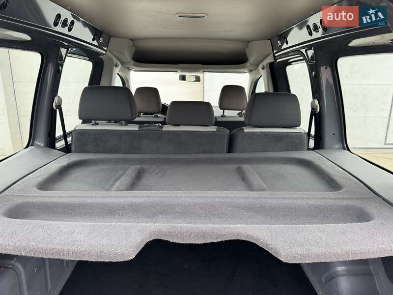 Минивэн Volkswagen Caddy 2011 в Сарнах