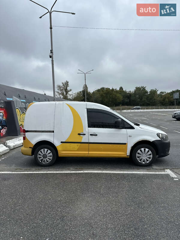 Грузовой фургон Volkswagen Caddy 2012 в Киеве
