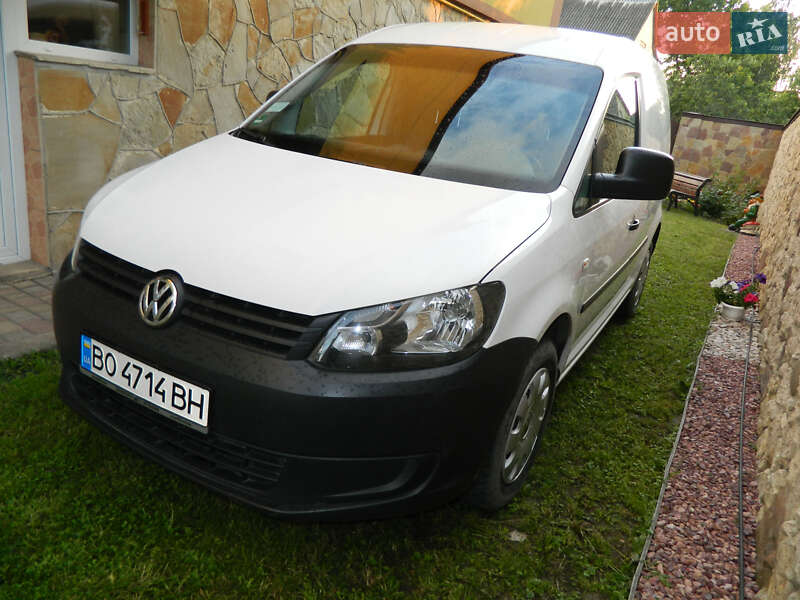 Грузовой фургон Volkswagen Caddy 2011 в Почаеве
