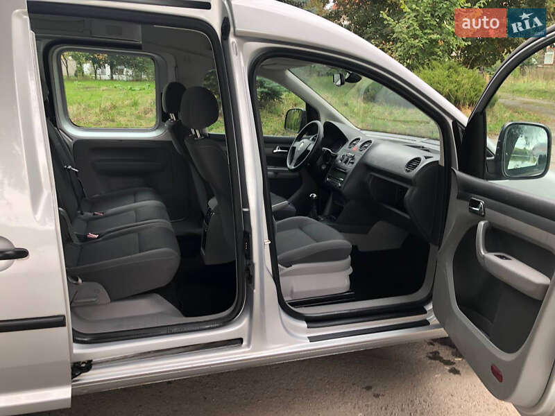 Минивэн Volkswagen Caddy 2010 в Ровно