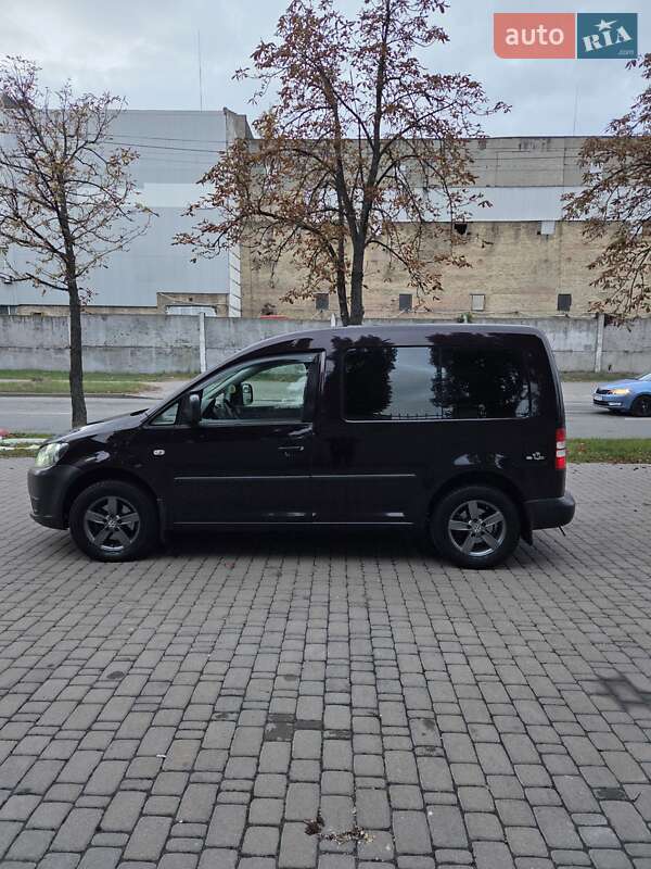 Минивэн Volkswagen Caddy 2012 в Киеве